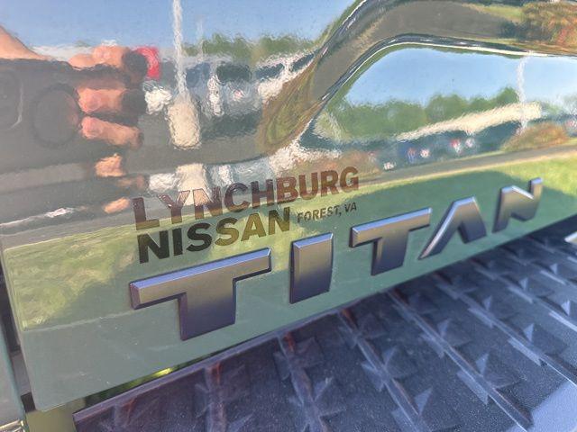 2024 Nissan Titan Crew Cab SV 4x4