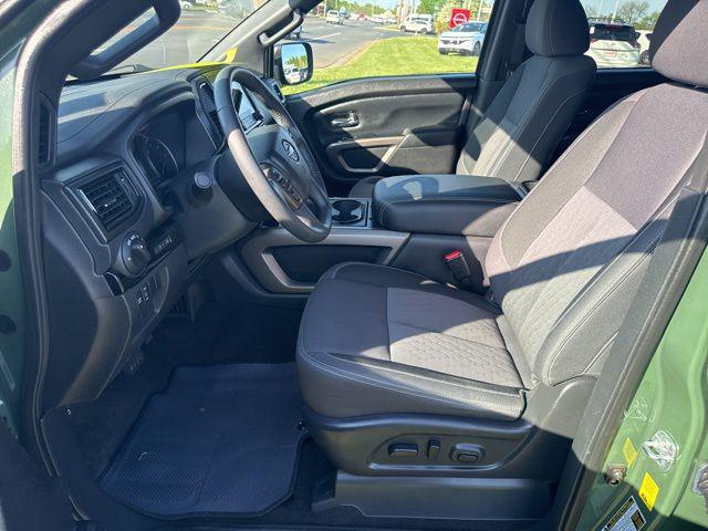 2024 Nissan Titan Crew Cab SV 4x4