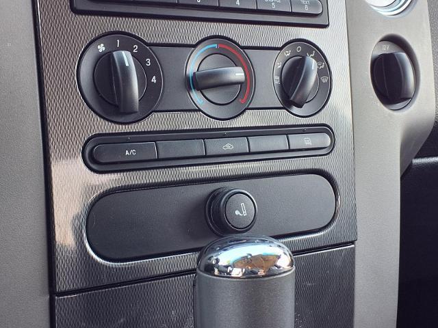 2005 Ford F-150 XLT