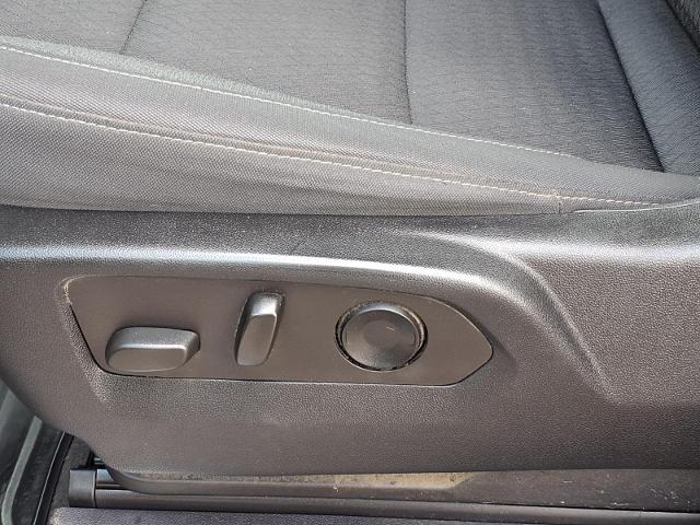2022 Chevrolet Silverado 1500 4WD Crew Cab Short Bed LT with 2FL