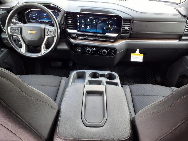 2022 Chevrolet Silverado 1500 4WD Crew Cab Short Bed LT with 2FL