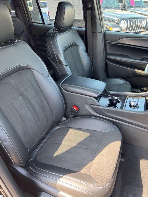 2025 Jeep Grand Cherokee Altitude X 4x4