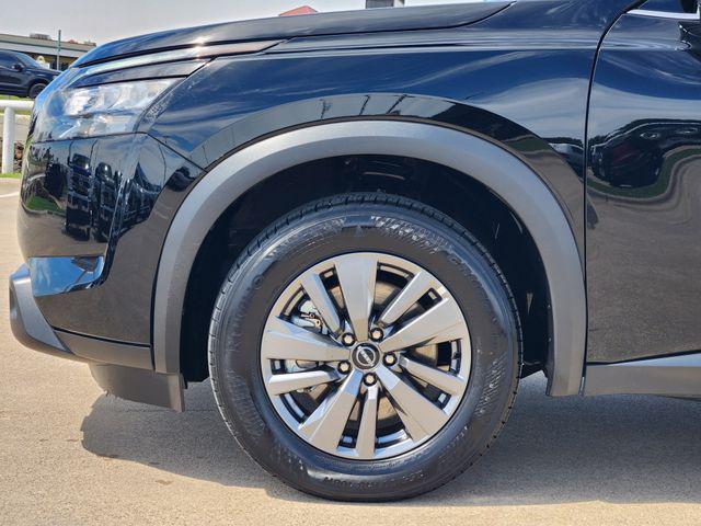 2025 Nissan Pathfinder SV FWD