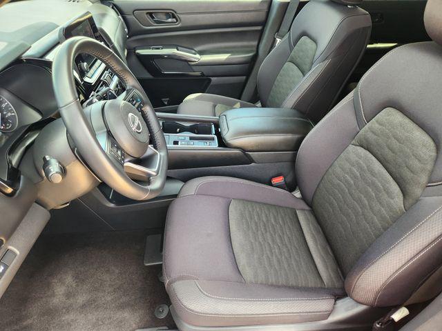 2025 Nissan Pathfinder SV FWD