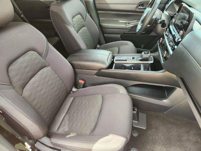 2025 Nissan Pathfinder SV FWD