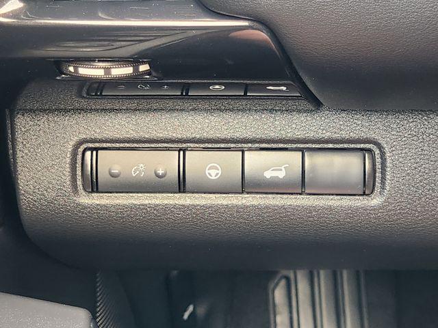 2025 Nissan Pathfinder SV FWD