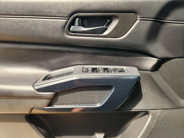 2025 Nissan Pathfinder SV FWD