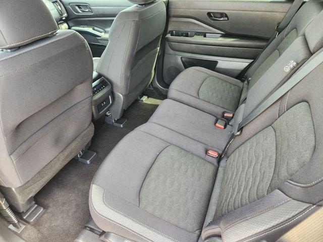 2025 Nissan Pathfinder SV FWD