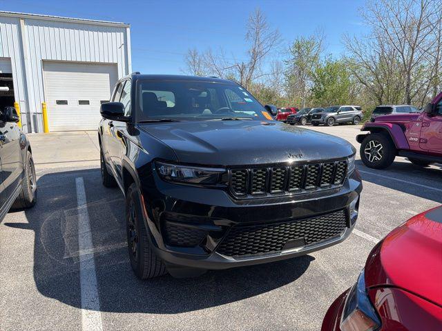 2024 Jeep Grand Cherokee Altitude 4x4 for sale in Bedford, IN