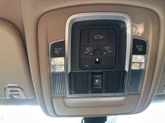 2020 Ram 1500 Laramie Crew Cab 4x4 5'7" Box
