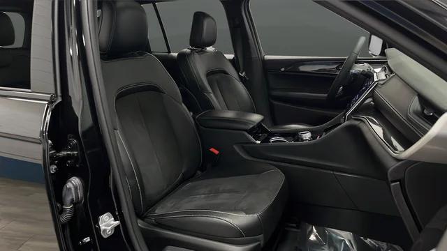 2023 Jeep Grand Cherokee Altitude 4x4