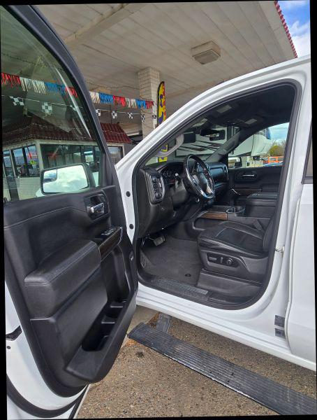 2022 Chevrolet Silverado 1500 4WD Crew Cab Short Bed RST