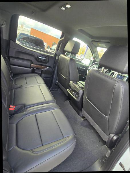 2022 Chevrolet Silverado 1500 4WD Crew Cab Short Bed RST