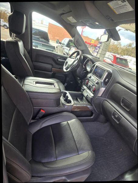 2022 Chevrolet Silverado 1500 4WD Crew Cab Short Bed RST