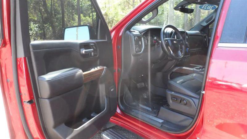 2021 Chevrolet Silverado 1500 2WD Crew Cab Short Bed High Country