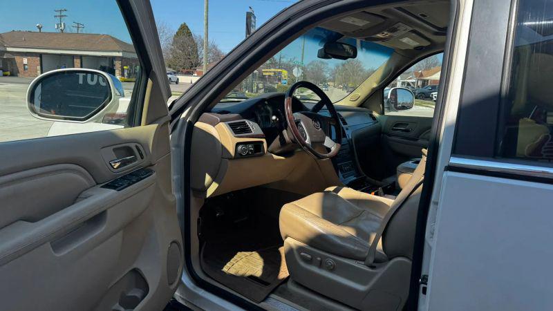 2011 Cadillac Escalade ESV Luxury