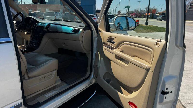 2011 Cadillac Escalade ESV Luxury