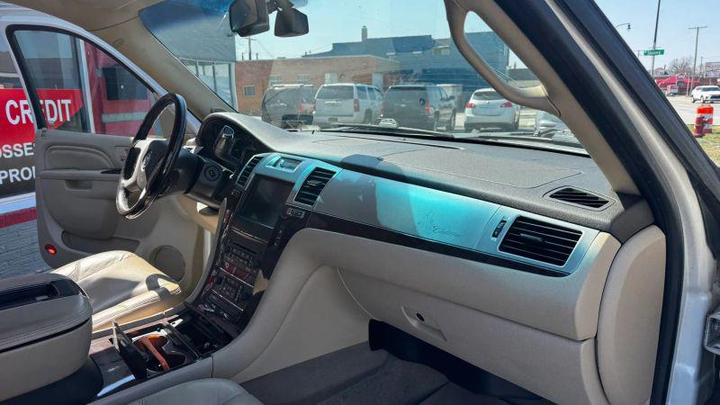 2011 Cadillac Escalade ESV Luxury