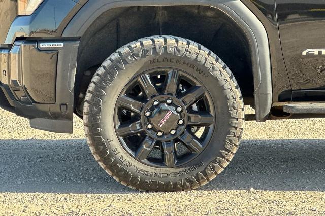 2024 GMC Sierra 2500HD 4WD Crew Cab Standard Bed AT4
