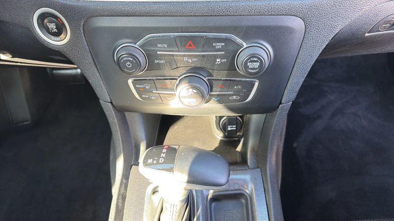 2015 Dodge Charger SXT
