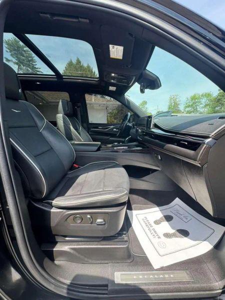 2022 Cadillac Escalade ESV 4WD Sport