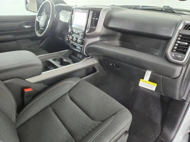2026 Ram 1500 Express Crew Cab 4x4 5'7" Box