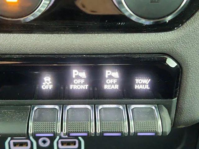 2026 Ram 1500 Express Crew Cab 4x4 5'7" Box