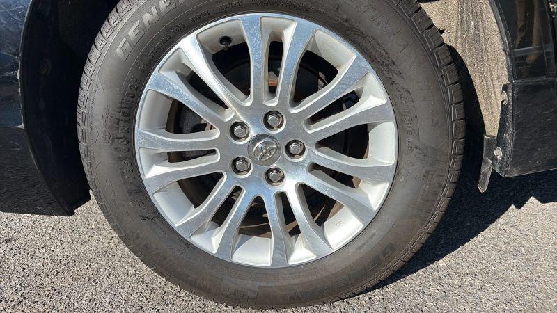 2015 Toyota Sienna XLE 8 Passenger