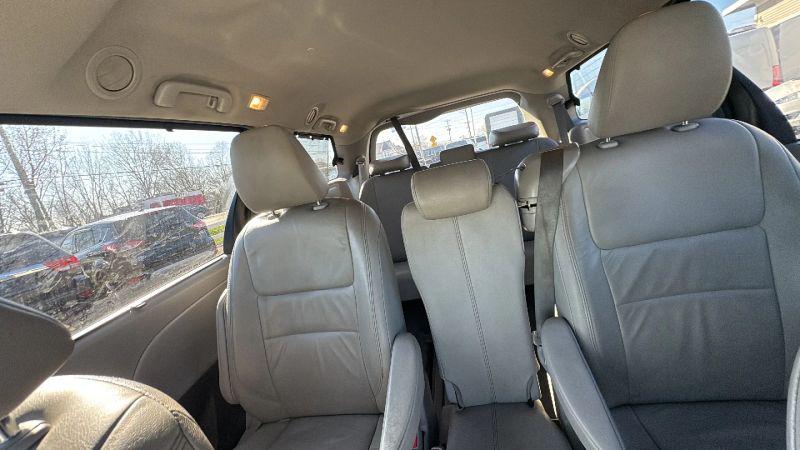 2015 Toyota Sienna XLE 8 Passenger