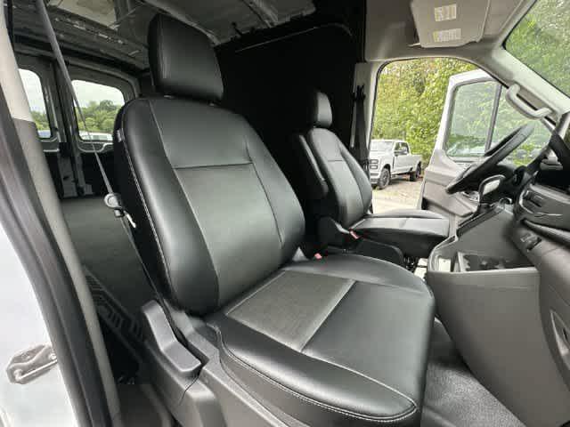 2026 Ford Transit Cargo Van T-250 148 Med Rf 9150 GVWR AWD