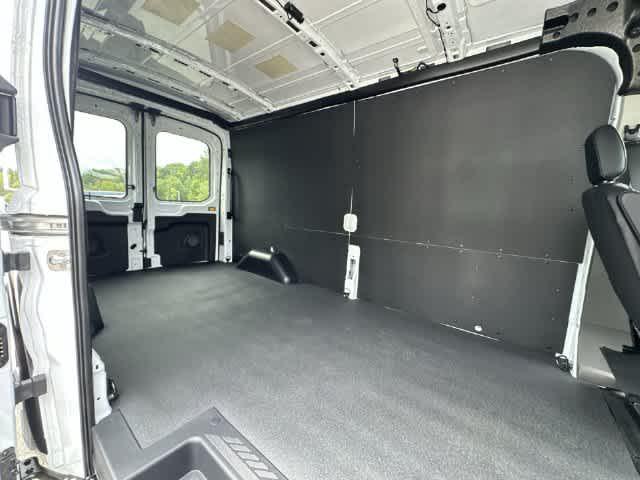 2026 Ford Transit Cargo Van T-250 148 Med Rf 9150 GVWR AWD