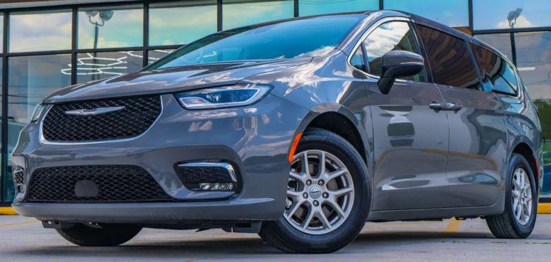 2023 Chrysler Pacifica Touring L