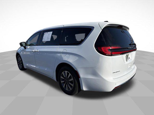 2024 Chrysler Pacifica Hybrid Select