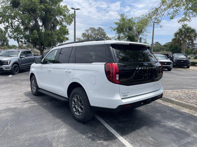 2026 Ford Expedition Active 4x2