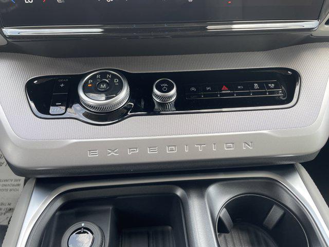 2026 Ford Expedition Active 4x2