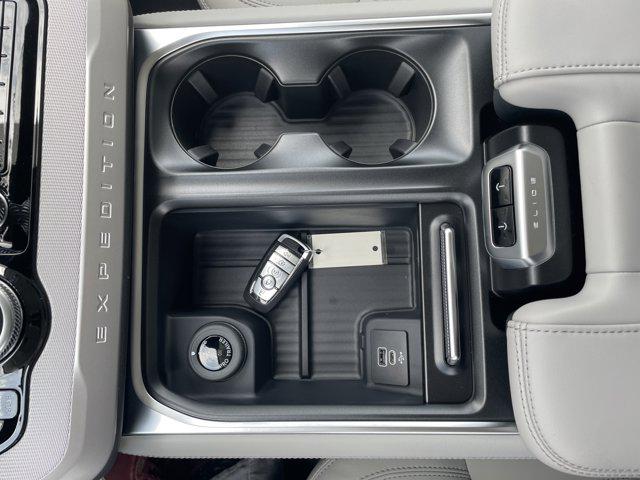 2026 Ford Expedition Active 4x2