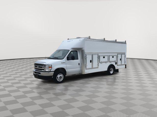 2027 Ford E-Series Cutaway Base