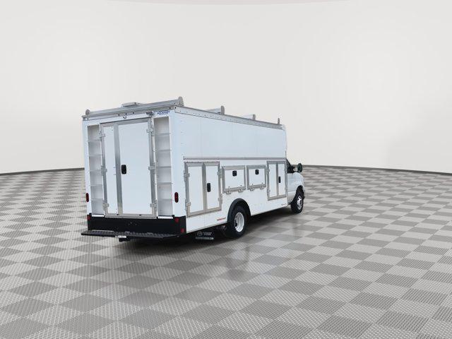 2027 Ford E-Series Cutaway Base