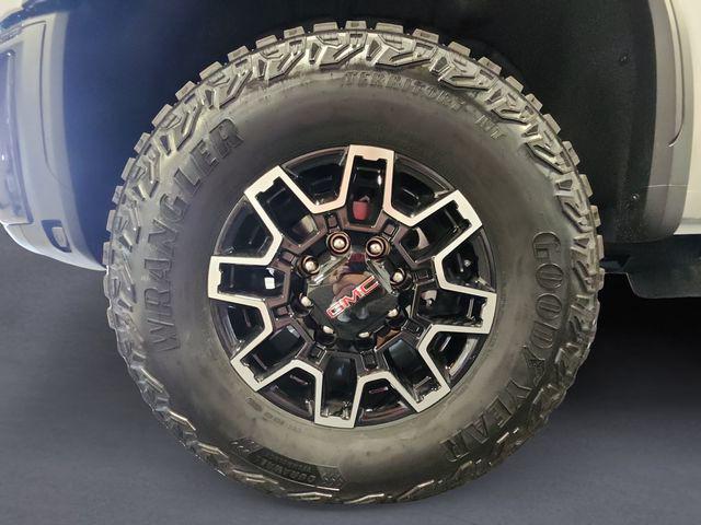 2026 GMC Sierra 2500HD Crew Cab, Standard Bed, AT4X, 4WD