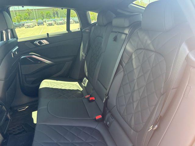 2027 BMW X6 xDrive40i
