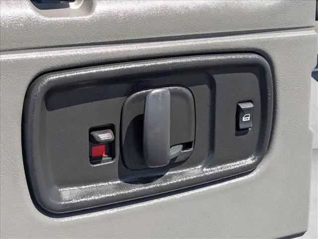 2023 Chevrolet Express Passenger RWD 3500 Extended Wheelbase LS