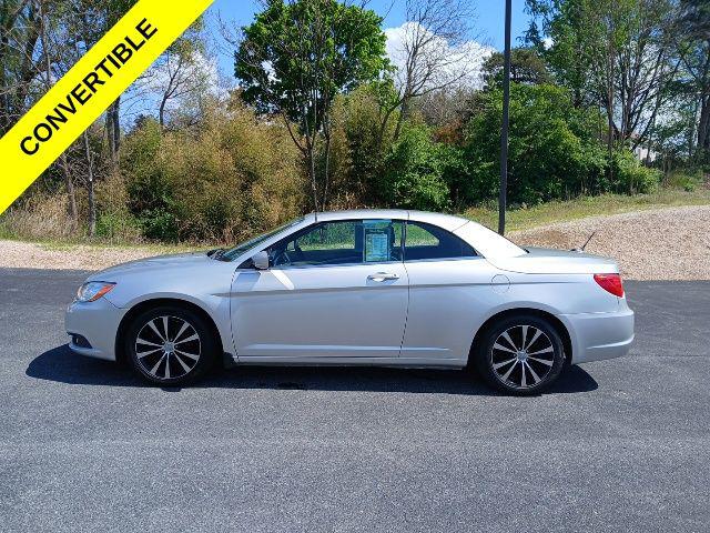 2012 Chrysler 200 S 2012 Chrysler 200 S