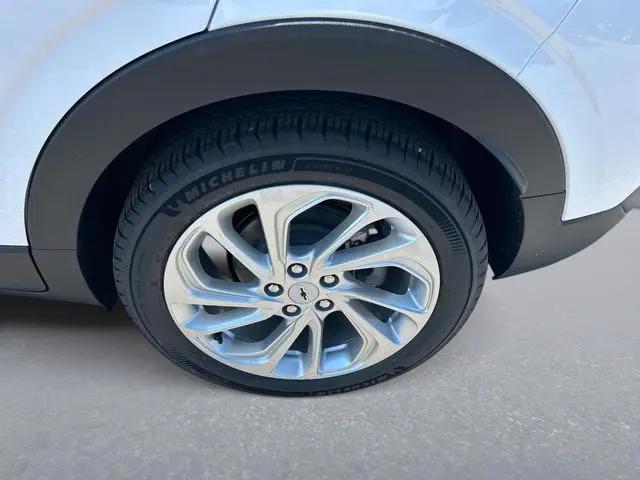 2027 Chevrolet Bolt LT FWD