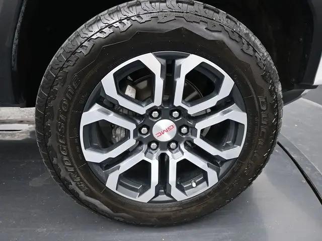 2024 GMC Canyon 4WD AT4