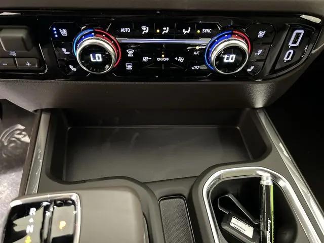 2026 GMC Sierra 1500 Crew Cab, Short Bed, SLT, RWD