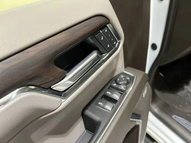 2026 GMC Sierra 1500 Crew Cab, Short Bed, SLT, RWD