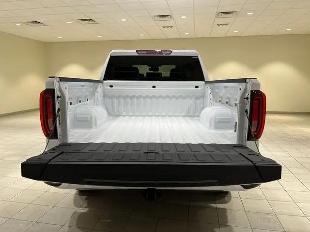 2026 GMC Sierra 1500 Crew Cab, Short Bed, SLT, RWD
