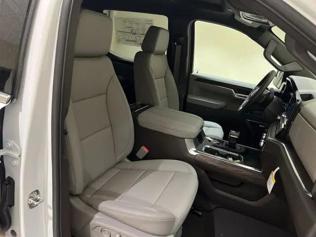 2026 GMC Sierra 1500 Crew Cab, Short Bed, SLT, RWD