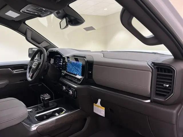 2026 GMC Sierra 1500 Crew Cab, Short Bed, SLT, RWD
