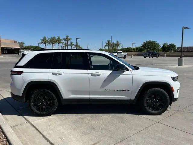 2025 Jeep Grand Cherokee Altitude 4x4